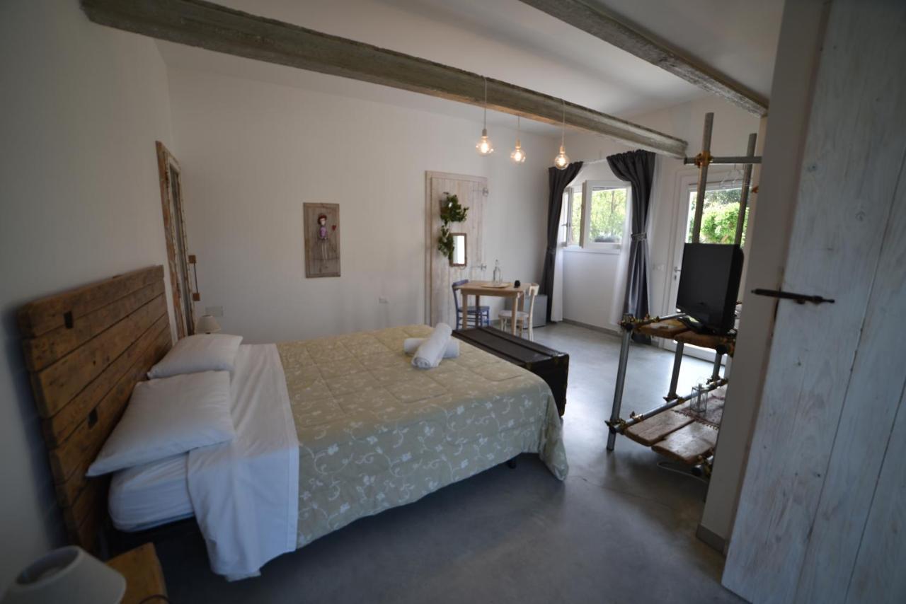 카스틸리오네 디 라벤나 Capannone111 B&B 외부 사진