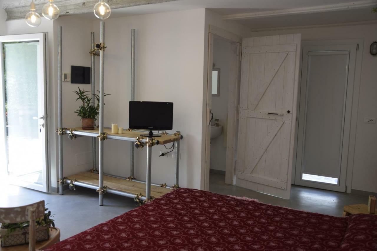 카스틸리오네 디 라벤나 Capannone111 B&B 외부 사진